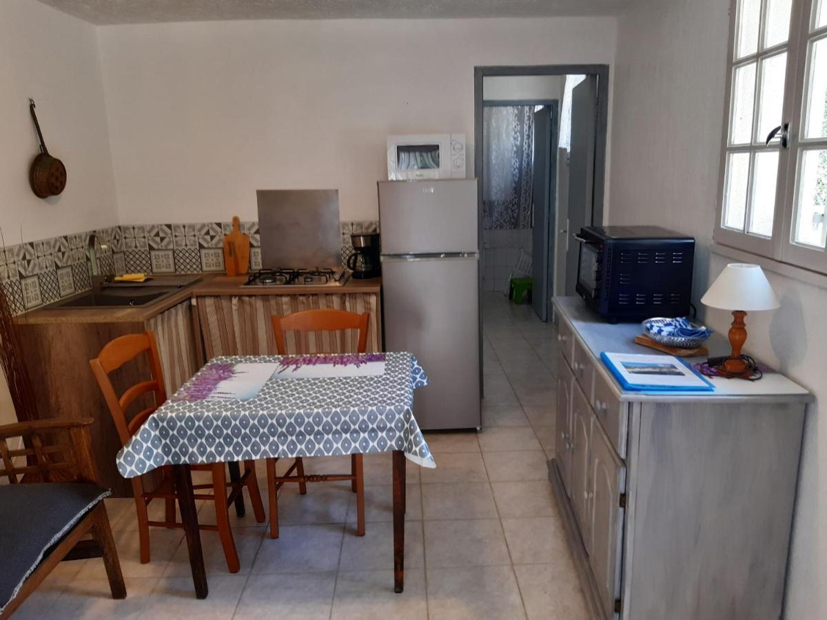 La Ferme De Manon Lägenhet Montferrat  Exteriör bild