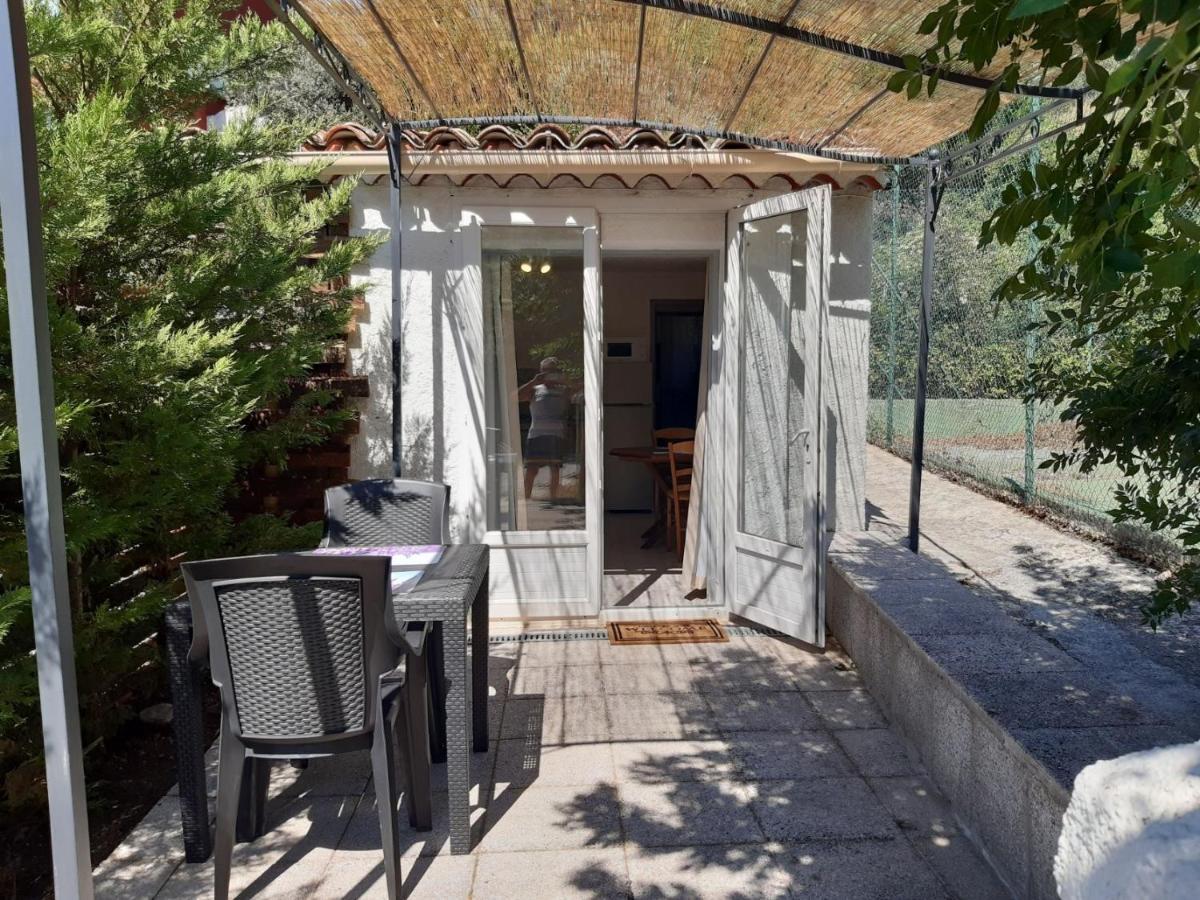 La Ferme De Manon Lägenhet Montferrat  Exteriör bild
